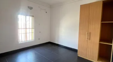 Room upstairs for rent in a shared apartment