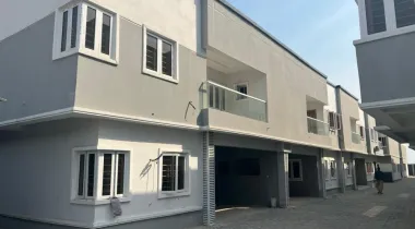 3 bed + BQ terrace for rent