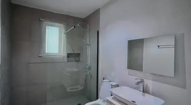 5 Bedroom Fully Detached Duplex With Swimming Pool For SALE Located at Lekki Phase 1.