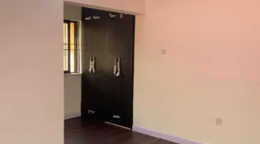 Newly renovated  3 bedroom flat apartment  Available for rent 