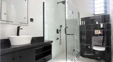 5Bedrooms Fully-Detached Duplex with Bq for Sale!