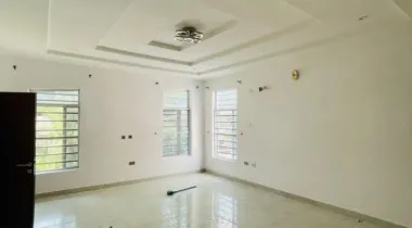 5 bedroom fully detached with a bq and a swimming pool 