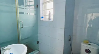 5 bedroom fully detached with a bq and a swimming pool 