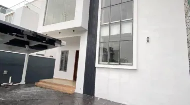 A LOVELY 5 BEDROOM FULLY DETACHED DUPLEX WITH A ROOM BOYS QUARTER IS NOW AVAILABLE FOR SALE AT OSAPA LONDON,  LEKKI LAGOS.*