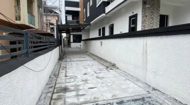 *🏡 AN IMPECCABLE 4 BEDROOM SEMI DETACHED DUPLEX WITH A ROOM BOYS QUARTER IS AVAILABLE FOR SALE AT CHEVRON, LEKKI LAGOS.*