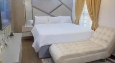 Fully serviced 3 bedroom flat Apartment