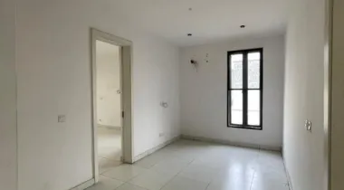 4Bedroom Maisonette With a Bq