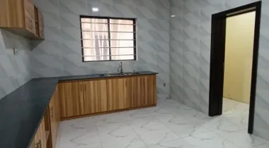 3 Bedroom Flat Available For RENT and Located At New Road, Lekki.