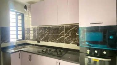 1 BEDROOM APARTMENT WITH COMMUNAL SWIMMING POOL + GYM IS CURRENTLY AVAILABLE FOR RENT, LOCATED AT OLOGOLO, LEKKI LAGOS.*