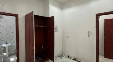 Open shop available for rent  Rent :8m 