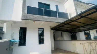 4 bedroom semi detached duplex  With a bq