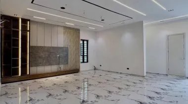 5 BEDROOM FULLY DETACHED DUPLEX WITH SWIMMING POOL