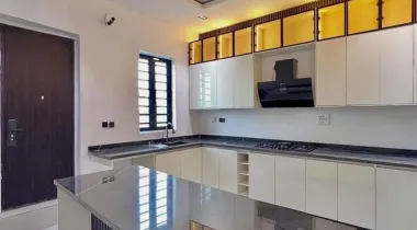 5 BEDROOM FULLY DETACHED DUPLEX WITH SWIMMING POOL