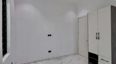 5 BEDROOM FULLY DETACHED DUPLEX WITH SWIMMING POOL