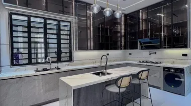 5 BEDROOM FULLY DETACHED HOME