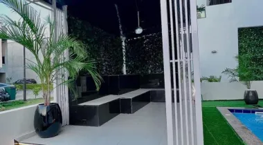 5 BEDROOM FULLY DETACHED HOME