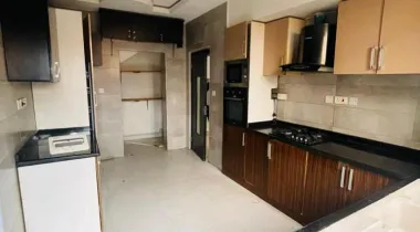 4 bedroom semi detached duplex with bq 