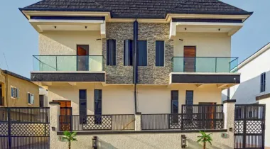 4 bedroom semi  duplex