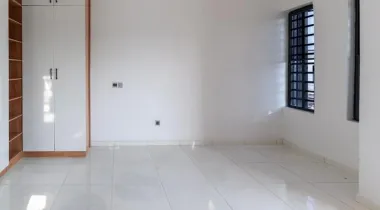 4 bedroom semi  duplex