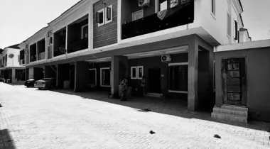 4 BEDROOM TERRACE DUPLEX Location: VGC, Lagos RENT ~ 7.5m