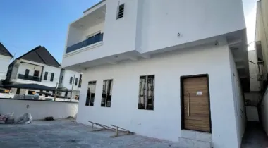 5Bedroom Fully Detached Duplex With a Bq  Location: Ikota