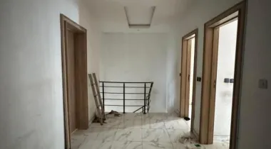 4 BEDROOM DUPLEX