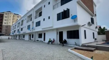 For Rent: Fully serviced 4 bedroom terrace duplex with Swimming pool &amp; cinema