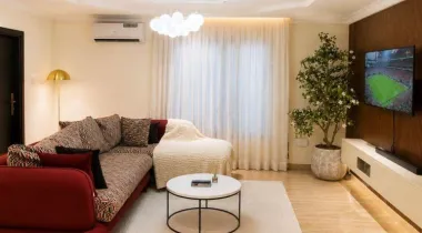 The Havillah Unit is a newly remodeled and tastefully furnished 1/2-bedroom apartment located in the heart of Oniru, Victoria Island; perfect for business travelers, staycations, and extended stays.