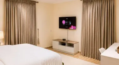 The Havillah Unit is a newly remodeled and tastefully furnished 1/2-bedroom apartment located in the heart of Oniru, Victoria Island; perfect for business travelers, staycations, and extended stays.
