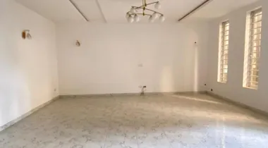 4bedroom fully detached duplex