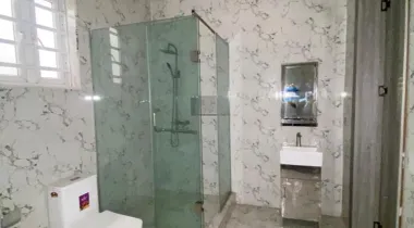 4bedroom fully detached duplex