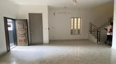 4bedroom fully detached duplex