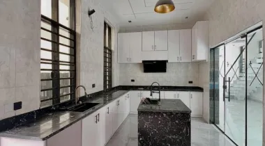 CHEVRON LEKKI | 6 BED | N750M SMART 6 BEDROOM FULLY DETACHED HOME WITH SWIMMING POOL, CINEMA , STUDY FOR SALE