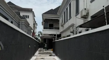Neatly used and spacious 4 bedroom semi detached for rent