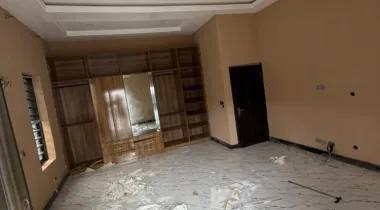 Neatly used and spacious 4 bedroom semi detached for rent