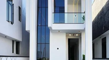 CHEVRON LEKKI | 5 BED | N470M 5 BEDROOM FULLY DETACHED HOME WITH SWIMMING POOL FOR SALE