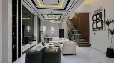 IKOTA LEKKI | 5 BED | N450M ASKING  5 BEDROOM FULLY DETACHED HOME WITH SWIMMING POOL, GYM ROOM FOR SALE