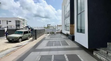 CHEVRON LEKKI | 5 BED | N850M 5 BEDROOM FULLY DETACHED HOME WITH SWIMMING POOL, OUTDOOR LOUNGE, GYM , CINEMA , HOME OFFICE/ STUDY ROOM , ROOF TOP TERRACE , GAZEBO , WITHIN A SERENE GATED ESTATE FOR SALE