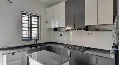 📍IKOTA LEKKI | 4 BED | N130M NET FULLY SERVICED 4 BEDROOM TERRACE HOME FOR SALE