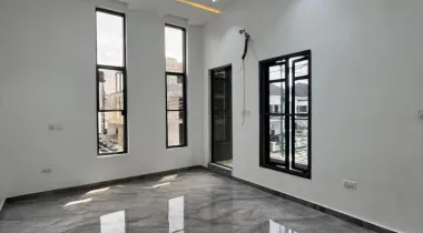 CONTEMPORARY 5BEDROOM FULLY DETACHED DUPLEX FOR SALE.
