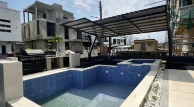 CONTEMPORARY 5BEDROOM FULLY DETACHED DUPLEX FOR SALE.