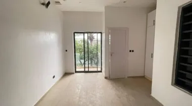 Luxury 3 Bedroom Apartment with BQ, Pool &amp; Spacious Parking*