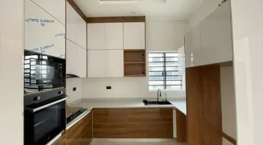 Luxury 3 Bedroom Apartment with BQ, Pool &amp; Spacious Parking*