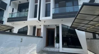 Luxurious 4 bedroom Semi detached duplex with bq