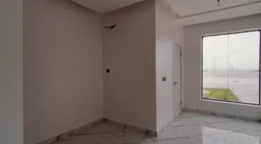 SERVICED WATER FRONT 2 BEDROOM APARTMENT WITH ELEVATOR, LOUNGE AND SWIMMING POOL FOR RENT