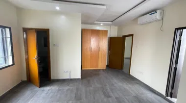 To Let – Luxury 3-Bedroom Partly Furnished Apartment