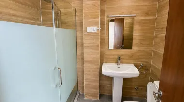 To Let – Luxury 3-Bedroom Partly Furnished Apartment