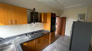 To Let – Luxury 3-Bedroom Partly Furnished Apartment