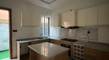 FOR RENT – 4 BEDROOM TERRACE DUPLEX