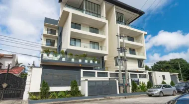Book this cozy and cute 🥰 2 bedroom apartment  With a suspended pool 🏊‍♀️ ,  gym